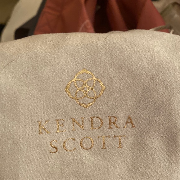 kendra scott NWT heart pendant necklace - Picture 2 of 3